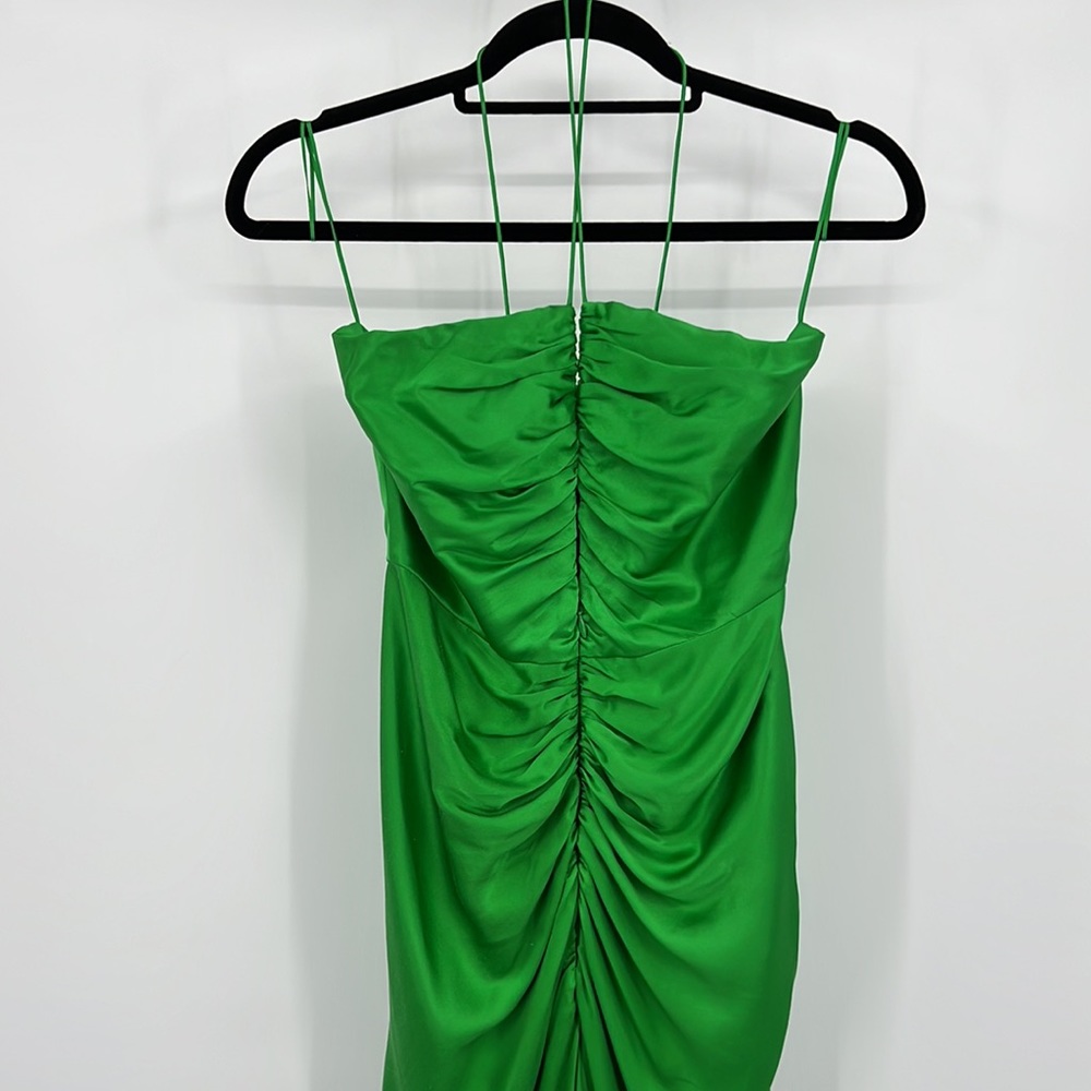 The Sei Keyhole Gathered Dress in Palm 0 - Picture 7 of 10